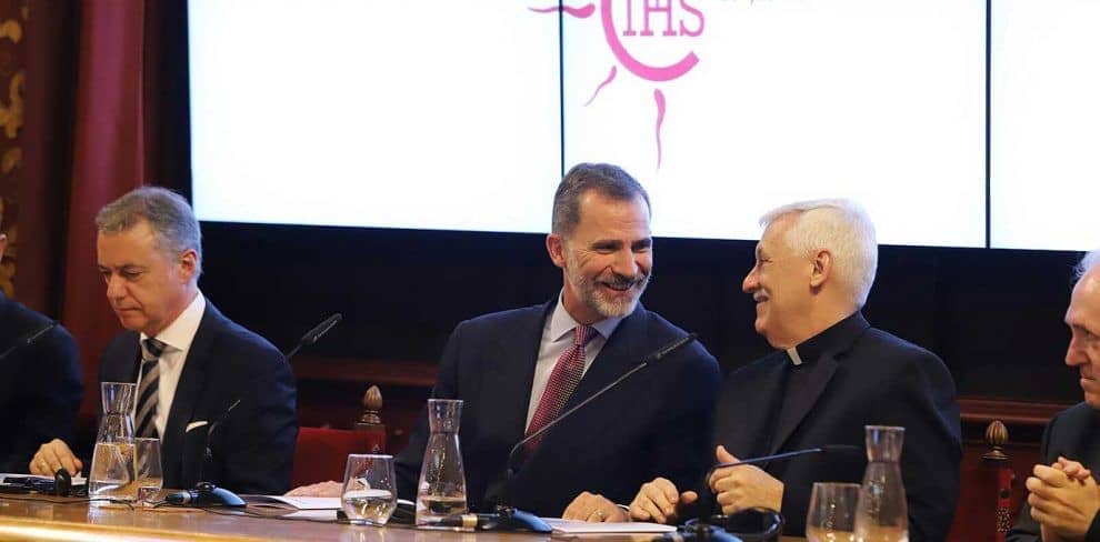 El Rey exhorta a la Universidad a ser 