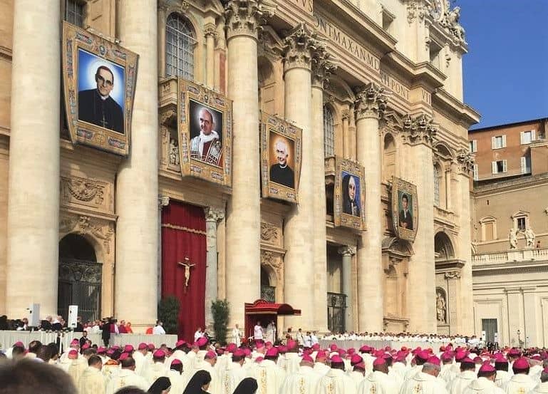 Las mociones que me suscitó la canonización de Monseñor Romero. Por: Rafael Moreno SJ