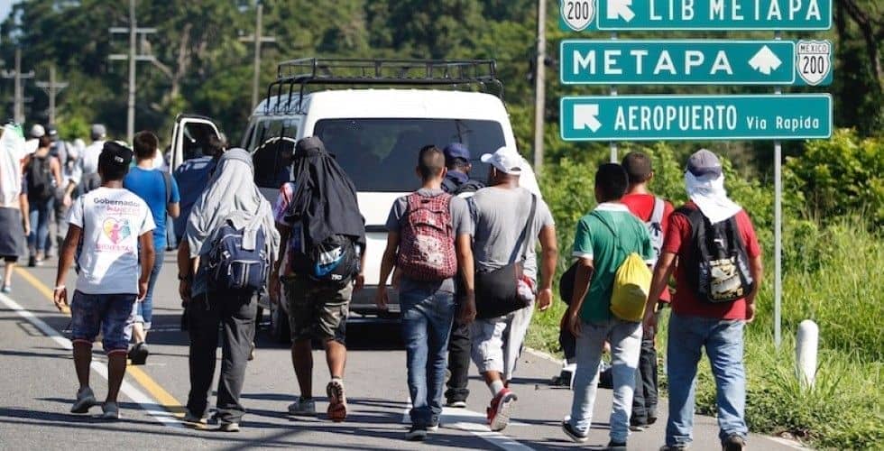 Una sexta caravana de personas desplazadas es detenida en Metapa