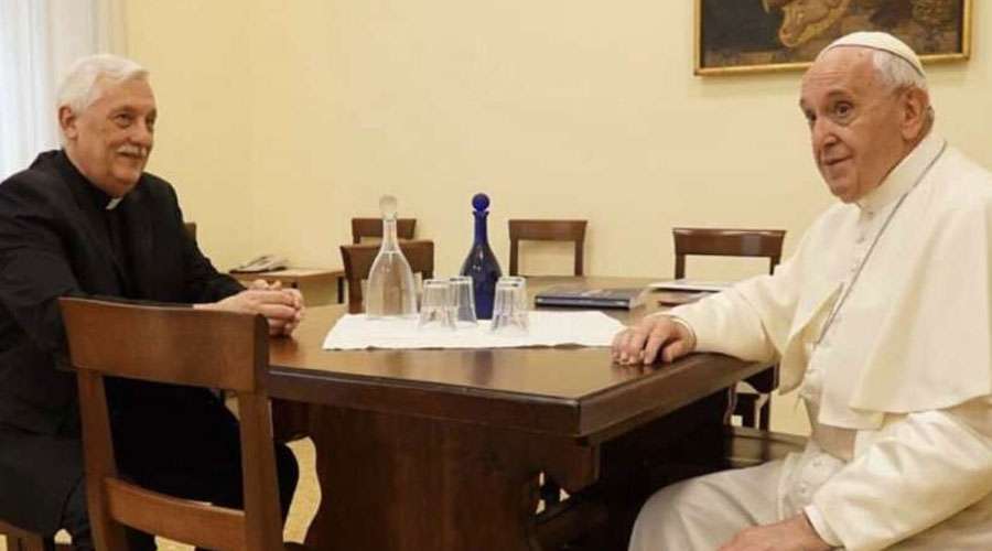 El Papa visitó la Curia General de la Compañía de Jesús