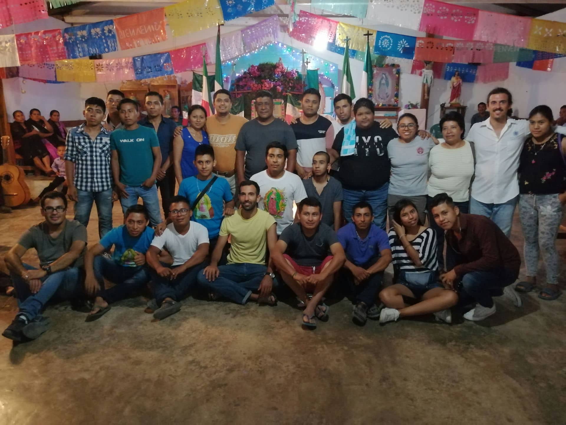 Retiro entre jóvenes indígenas zoques, ch’oles y tseltales de la Misión Santísima Trinidad 