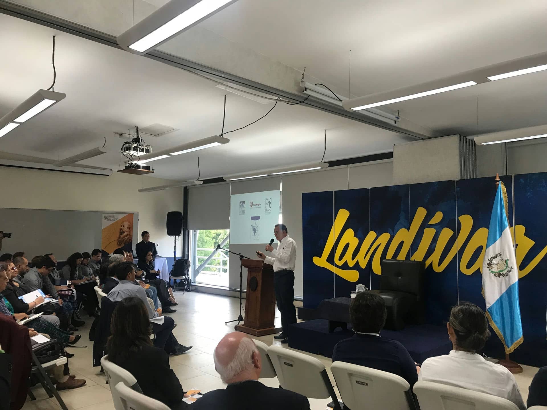 Encuentro de reflexión sobre Pedagogía Ignaciana en la Universidad Rafael Landívar