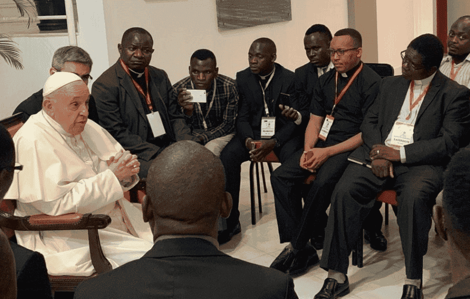 Francisco denuncia la 