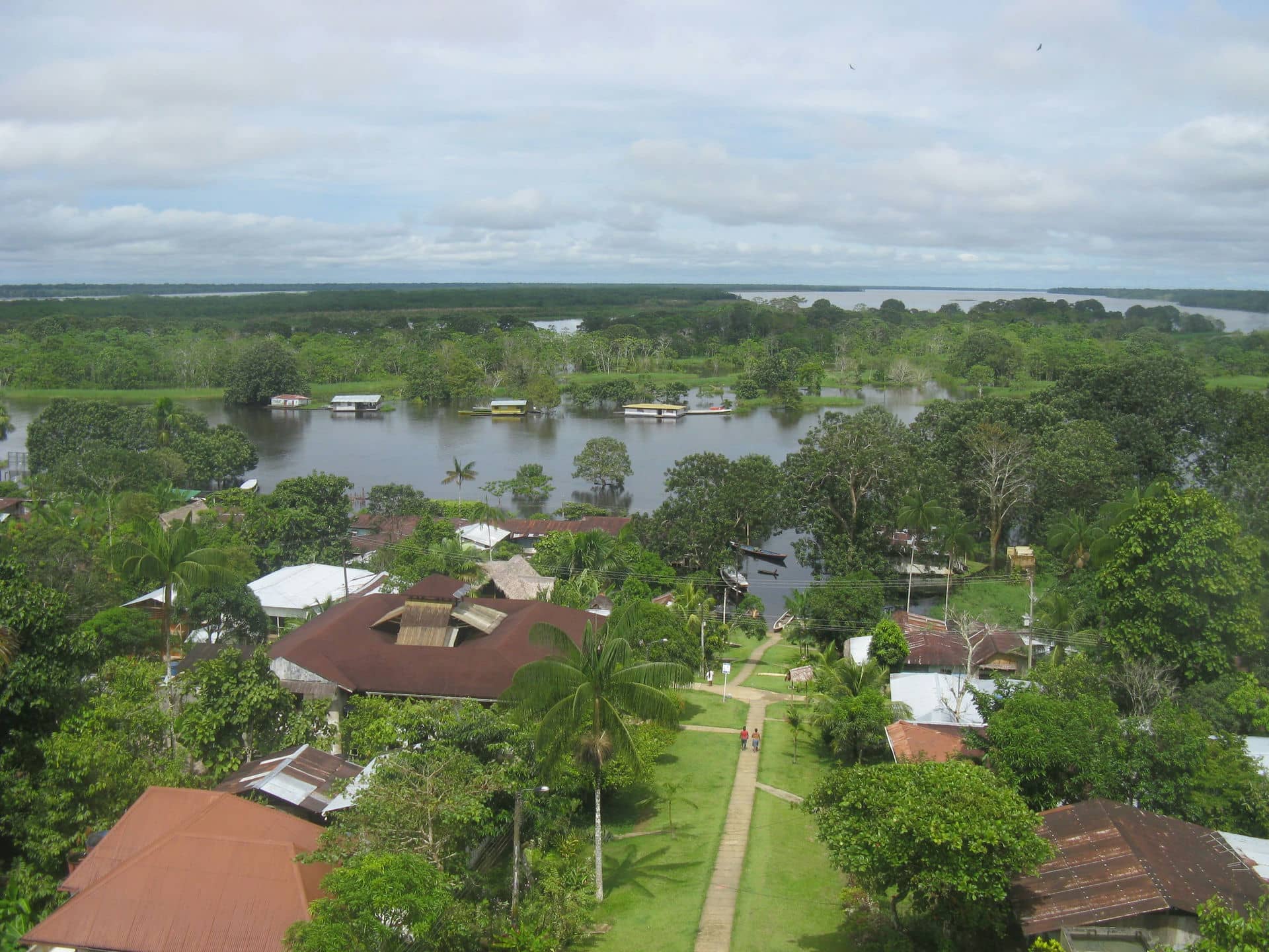 Las amenazas que recibe la Iglesia en el Amazonas por combatir la trata de seres humanos