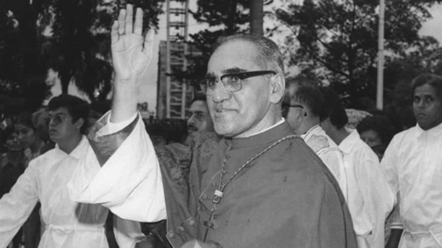 San Óscar Romero: Resucitaré en el pueblo salvadoreño