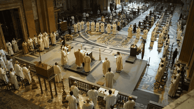 18 diáconos y dos sacerdotes, miembros de la Compañía de Jesús, en la Iglesia del Gesú