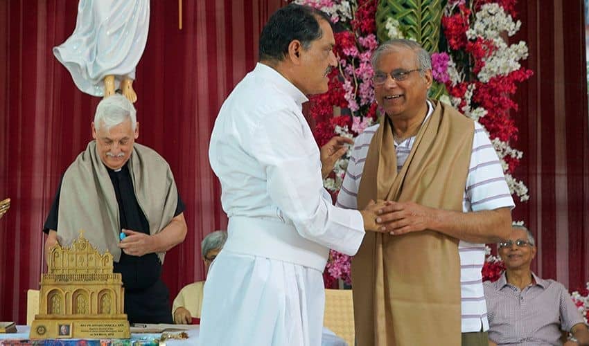 Al servicio de tres generales: la misión del P. Lisbert D’souza