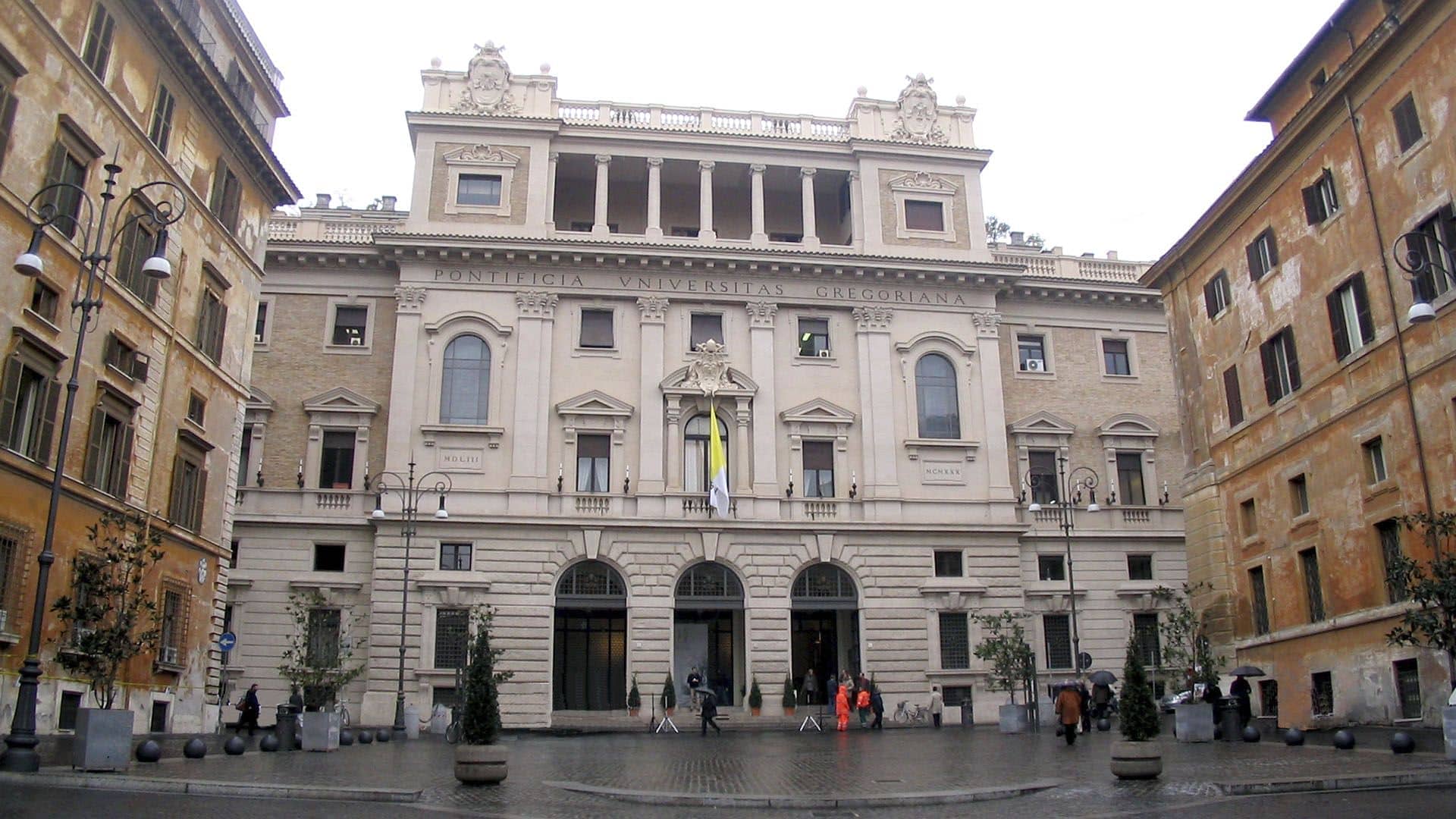 Gregoriana amplía compromiso con trabajo de protección al menor y personas vulnerables