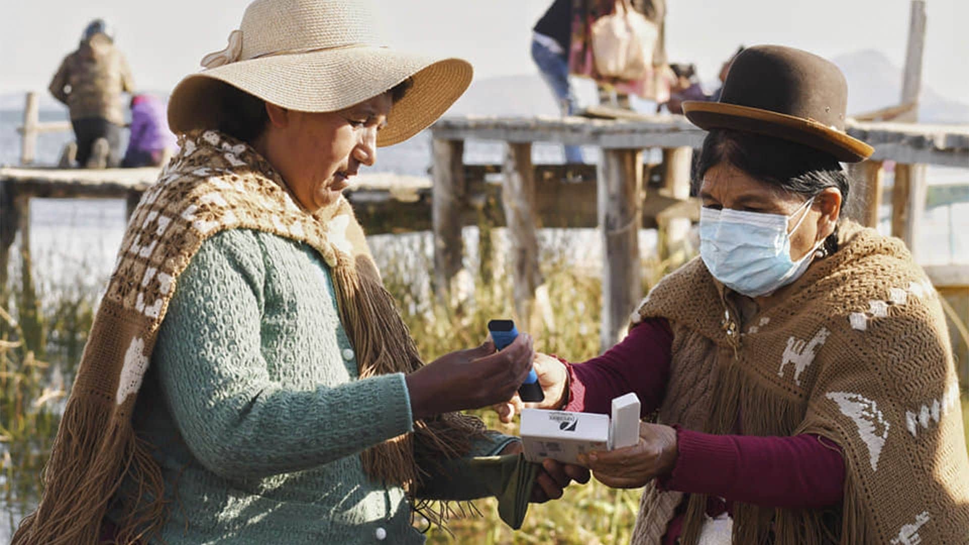 Las mujeres indígenas y su compromiso con el Lago Titicaca