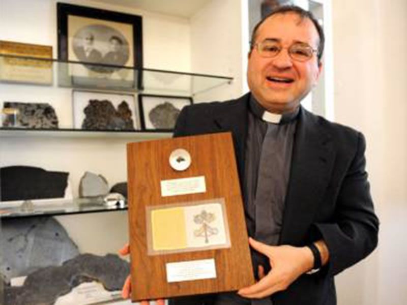 Astrónomo jesuita argentino cuenta el interés de la Iglesia por el Universo “Es posible que Dios haya creado seres extraterrestres”
